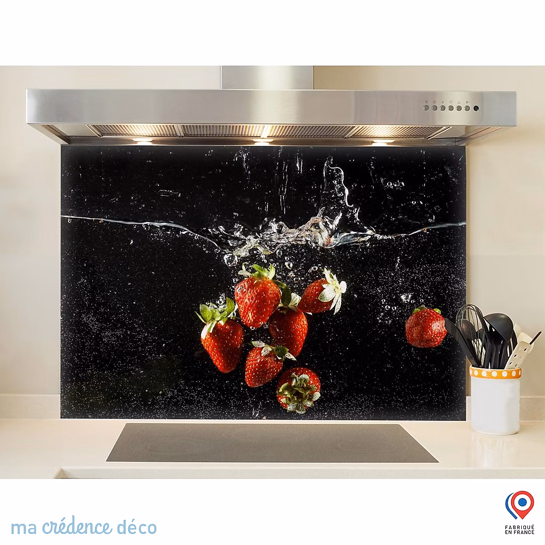 Crédence cuisine fond de hotte Bain de fraises – Verre trempé, L 90 cm x H 50 cm, MaCrédenceDéco