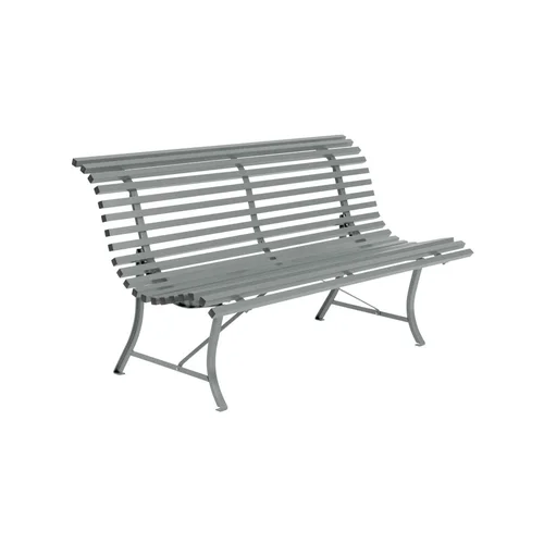 Pour profiter pleinement de l’extérieur:Banc Louisiane coloris gris en acier Fermob - 150 x 72 cm