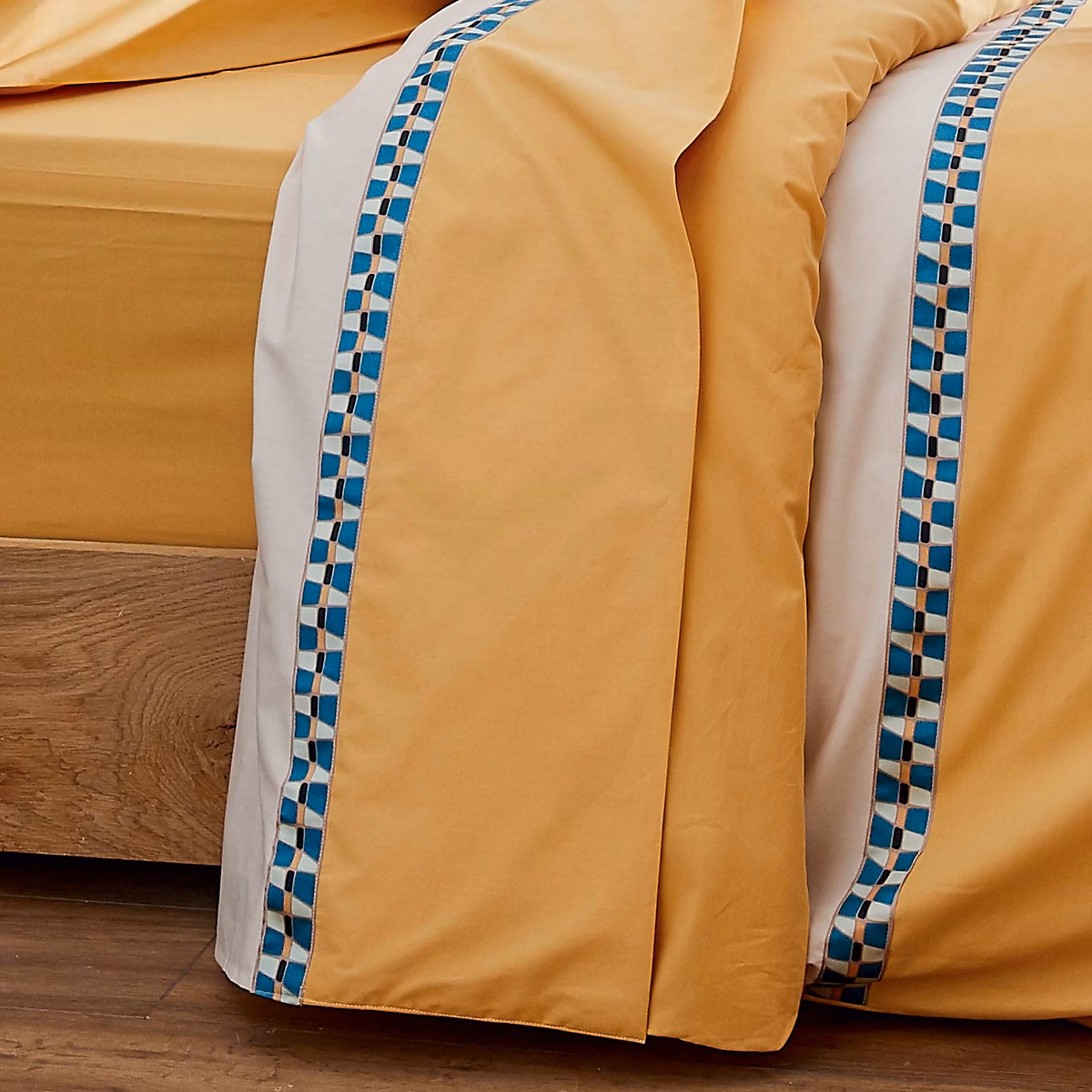 Drap plat en percale avec galon géométrique (180 × 290 cm – Jaune)