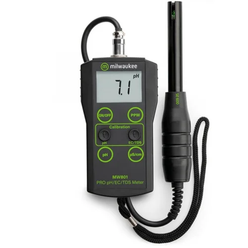 Pour plus de praticité à l’extérieur:Testeur 3 en 1 pH/EC/TDS professionnel - MILWAUKEE modèle MW801 Pro
