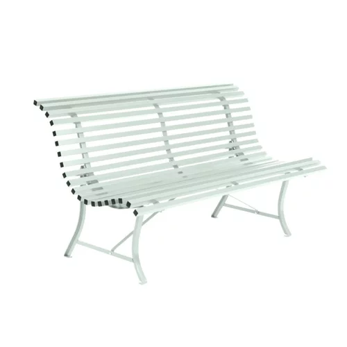 Facile à intégrer au jardin:Banc en métal coloris menthe glaciale Fermob Louisiane - 150 x 72 x 80 cm