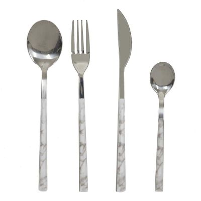 Ménagère 16 pièces en inox effet marbre