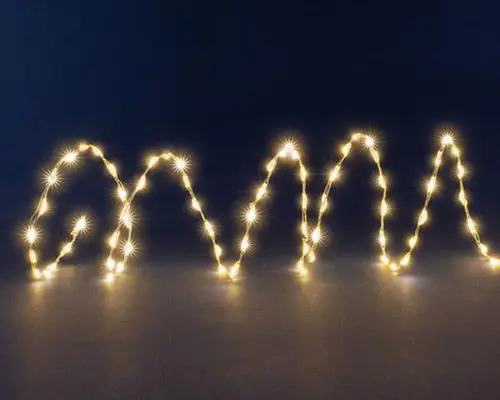 Solution extérieur:Guirlande lumineuse à 300 micro-LED blanc chaud intense sur câble argent - 4,8 m