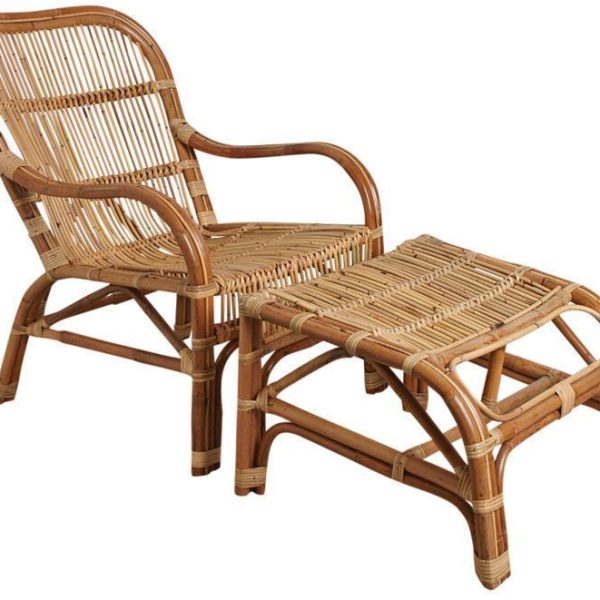 Fauteuil et repose pieds en rotin brut avec écorce