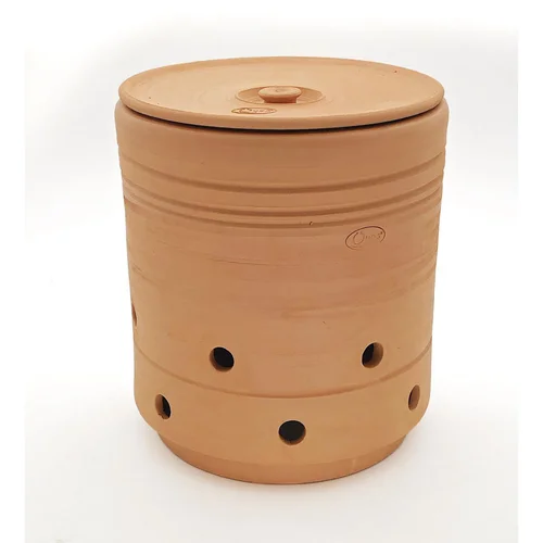 Une idée maline pour le jardin:Composteur d'extérieur coloris beige Oyas - Taille L 8 litres