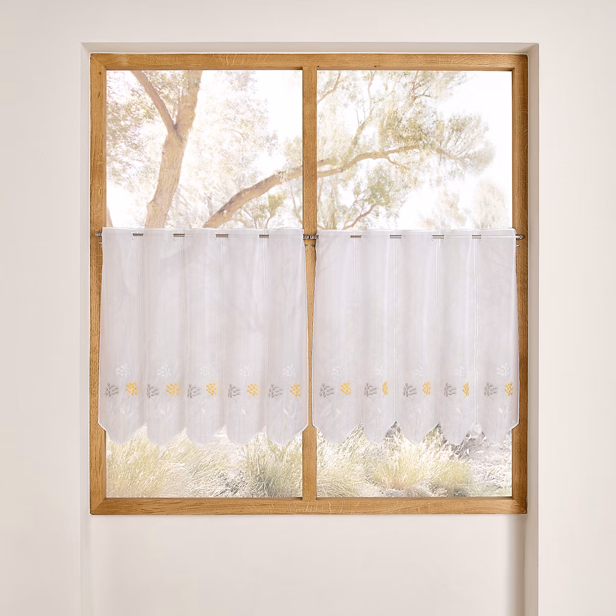 Brise bise brodé à motif fleurs (30 × 45 cm – Jaune)