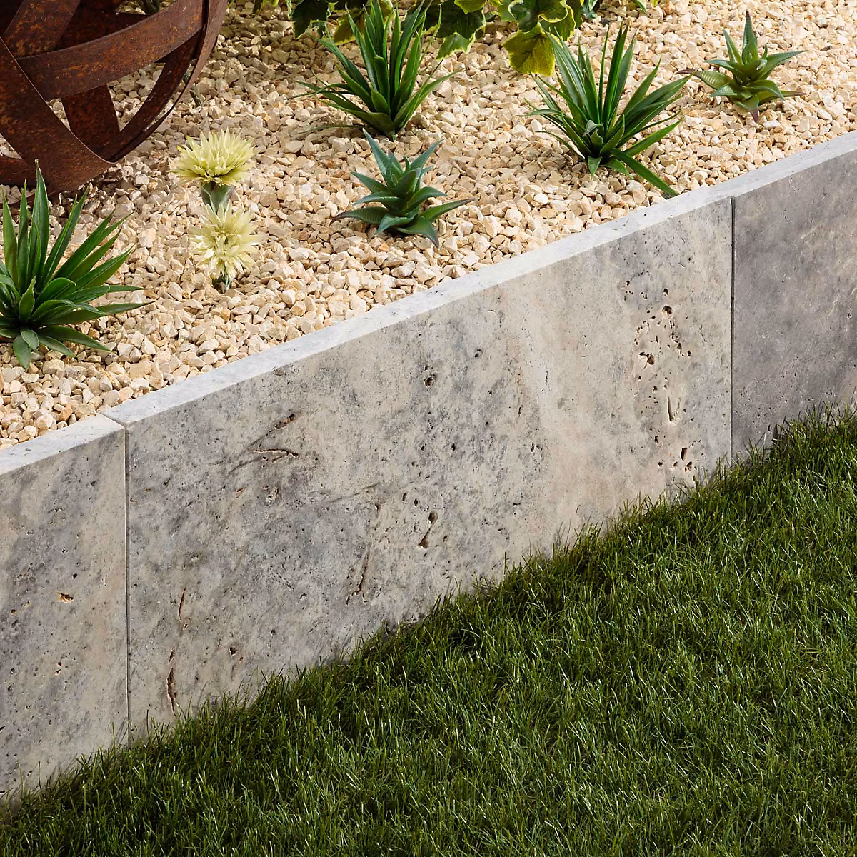 Bordure de jardin Travertin Gris Silver 61 × 33 × 3 cm (à l'unité) – RO'MA NATURE